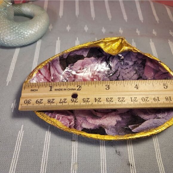DECOUPAGE CLAM SHELL DECOUPAGE ROSES 🌹 ON A CLAM SHELL TRINKET DISH - Picture 8 of 10